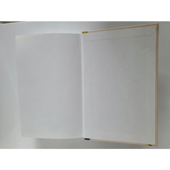 Book in Russian - Dvenadtsat stulyev, Zolotoy telenok Ilf and Petrov, Hardcover - Picture 10 of 11